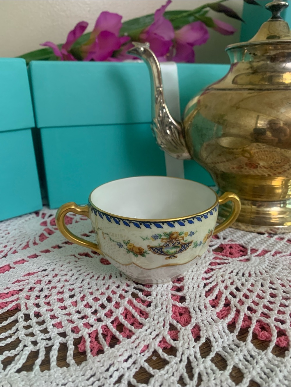 Two-Handled Porcelain Sugar Bowl in White with Gold Trim